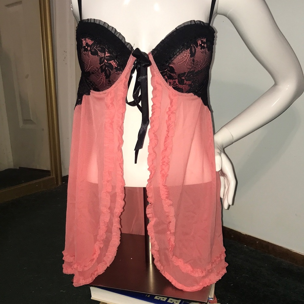 Elegance coral & black lingerie